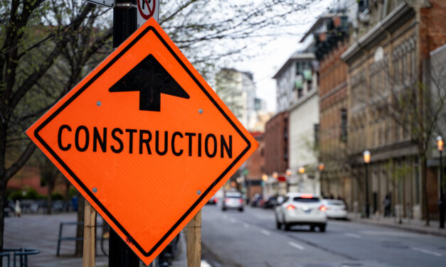 Personnalisation des panneaux de chantier : quels avantages pour une entreprise ?