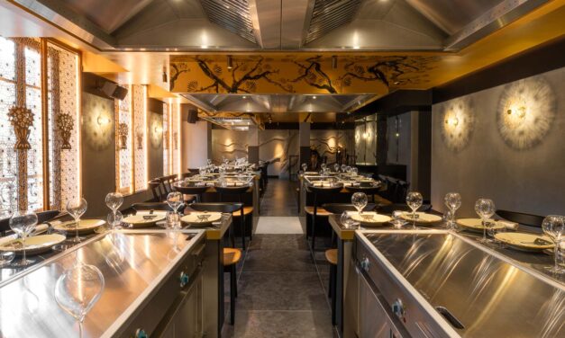 Benihana débarque à Paris : Découvrez le Maître du Teppanyaki avec Forbes à Table !
